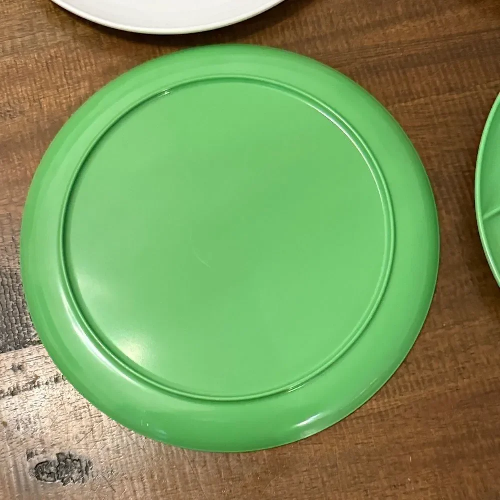 Vintage Fondue Plates 4 White and 4 Green Divided Plates